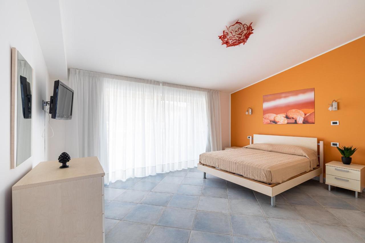 Terraces D'Orlando - Family Apartments With Sea View And Pool 卡普多兰多 外观 照片