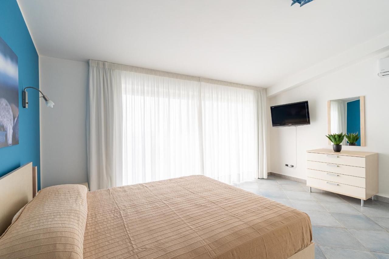 Terraces D'Orlando - Family Apartments With Sea View And Pool 卡普多兰多 外观 照片
