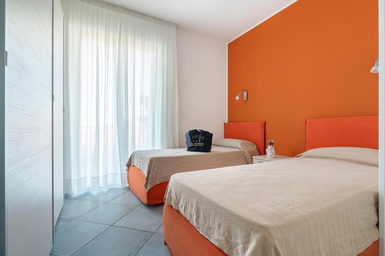 Terraces D'Orlando - Family Apartments With Sea View And Pool 卡普多兰多 外观 照片