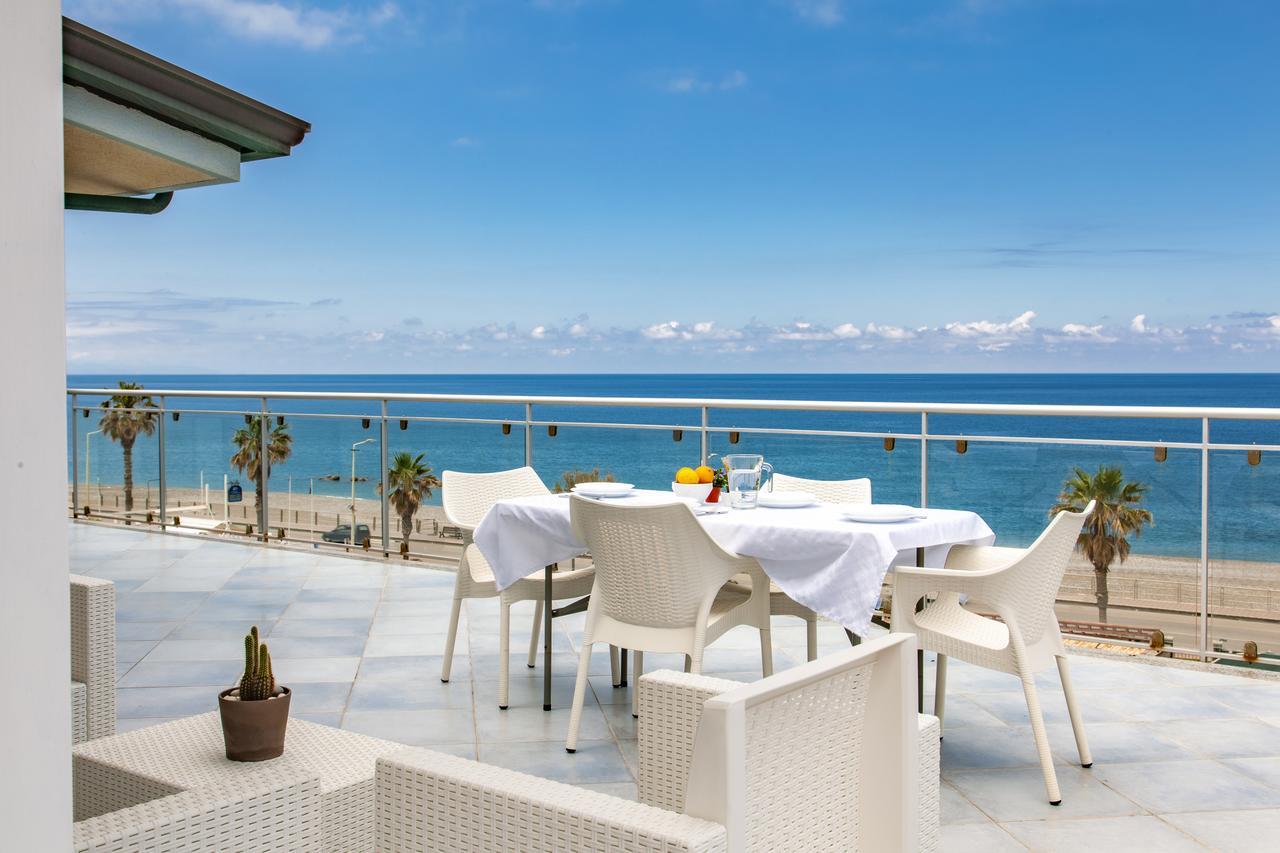 Terraces D'Orlando - Family Apartments With Sea View And Pool 卡普多兰多 外观 照片